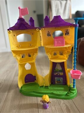 Fisher-Price Little People Rapunzel Tower, Rapunzel and Bed